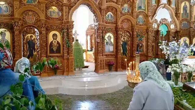 День Святой Троицы. Божественная Литургия. Великая вечерня.Pentecost. Divine Liturgy. Great Vespers смотреть онлайн