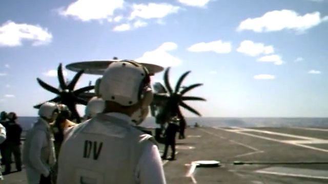 Navy C-2 Greyhound Landing on USS Eisenhower 7/18/11 смотреть онлайн