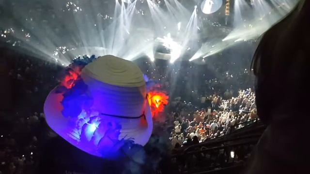 Carrie Underwood Jesus Take the Wheel live @ Excel Energy Center in St.Paul on 10/17/16 смотреть онлайн