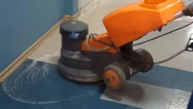 Нанесение защитного полимерного покрытия на линолеум и мармолеум