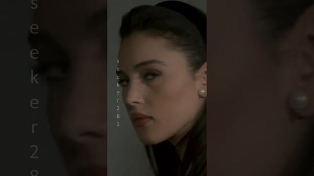 Monica Bellucci | Моника Беллуччи - Looking at Me смотреть онлайн