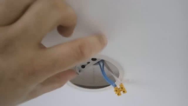 Светильник в натяжные потолки. Установка заподлицо. смотреть онлайн