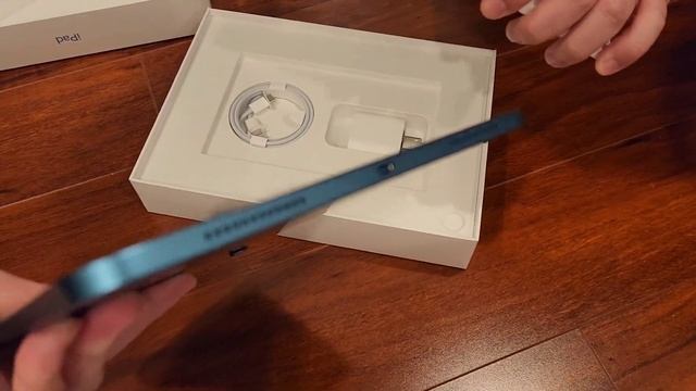 Apple iPad 10th Generation 64GB Wifi Blue смотреть онлайн