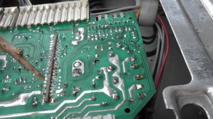 Стиральная Zanussi не крутит барабан, ремонт платы