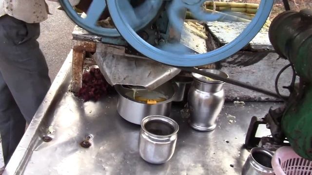 Отжим сока из сахарного тросника смотреть онлайн