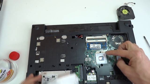 Как почистить от пыли ноутбук HP 625 самому смотреть онлайн