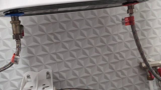 Обзор Водонагревателя электрического Electrolux EWH 50 Royal Flash смотреть онлайн