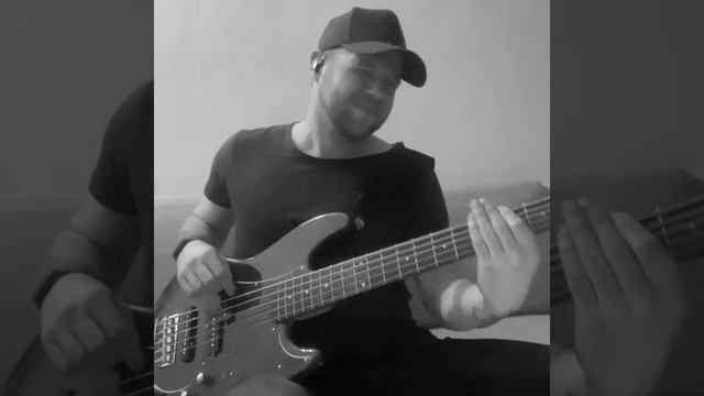 Miley Cyrus - Prisoner ( Bass Cover ) смотреть онлайн