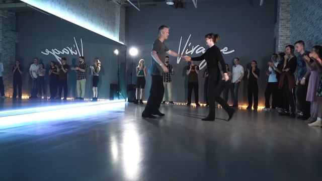 Хастл в студии танца Вираж, посвящение начинающих смотреть онлайн