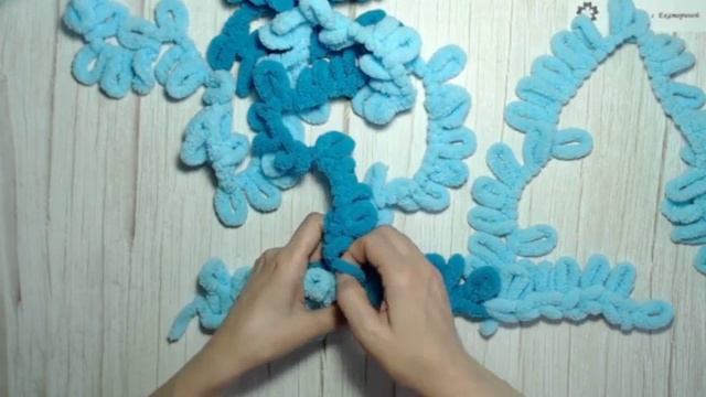 43- Как вязать большой плед из нескольких мотков пряжи Пуффи Файн Омбре Батик (8 способов) смотреть онлайн