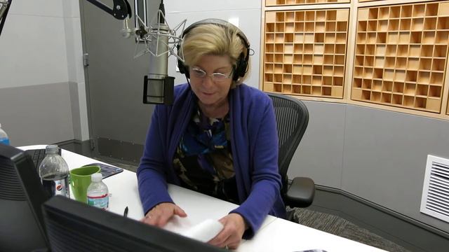 Nina Totenberg Sings for Charity Comedy Album (check out her guitar solo!) смотреть онлайн