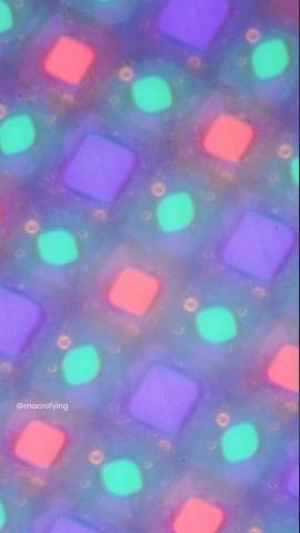 Пиксели дисплея телефона включаются и выключаются при использовании. смотреть онлайн