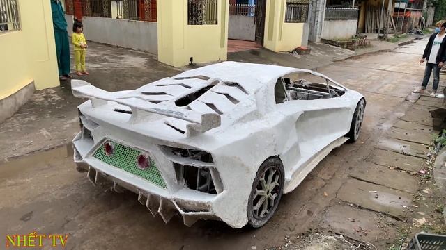 Test drive a homemade Lamborghini aventador SVJ on the road смотреть онлайн