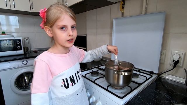 Готовим суп с котом / Cooking cat soup смотреть онлайн