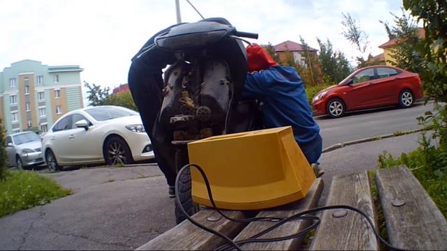 Скутерезада#1 Разбили скутер, сделали мото-звук и бернаут смотреть онлайн