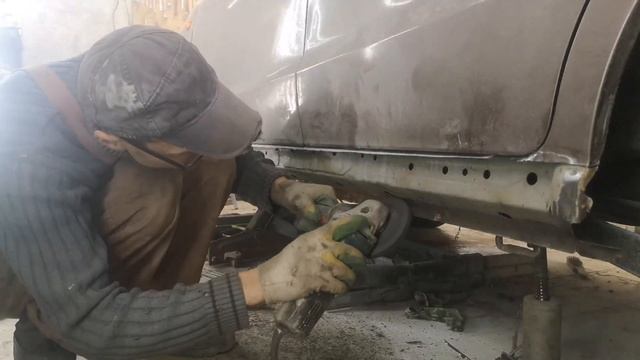 Замена порога своими руками, без опыта. Сварка. Обработка смотреть онлайн