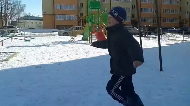 Человек проходит сквозь забор (СМОТРЕТЬ ВСЕМ!!) смотреть онлайн