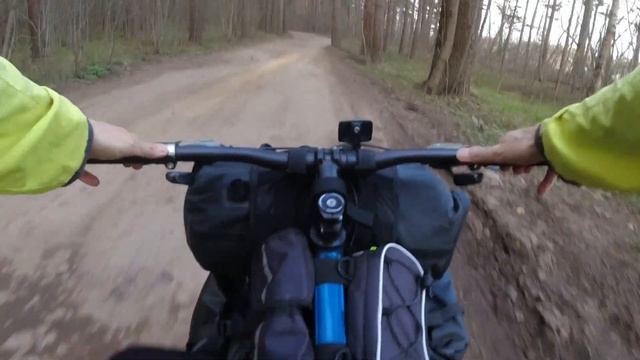 Серия 1. Велопоход Углич - Калязин апрель 2023 . Один в лесу на берегу Волги. смотреть онлайн