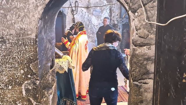 Sunday Prayer in Aramaic (Jesus' language)- Syriac Orthodox, Church of the Holy Sepulchre, Jerusale смотреть онлайн