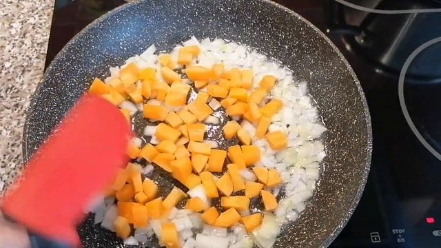 Аппетитный супчик с тыквой и пельменями. Ужин на скорую руку.