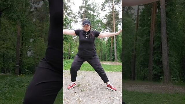 удели 5 минут гимнастике#В парке