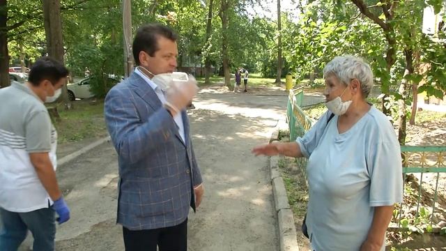 И.Метшин ознакомился с ходом капремонта дома №12 по ул.Маршала Чуйкова смотреть онлайн