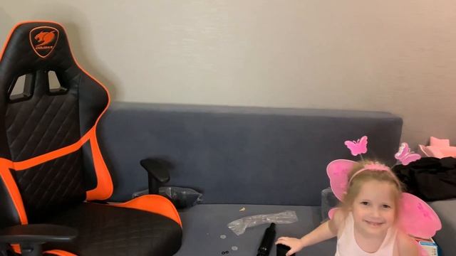 Распаковка и сборка игрового кресла Cougar ARMOR One. Подарок от жены и дочки на новый год смотреть онлайн