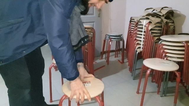 Табуретки с металлической ножкой смотреть онлайн