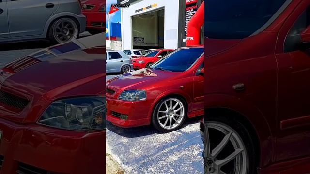 Nova Unidade Garage 85 E As Naves Fizeram Uma Exposição Na Inauguração.