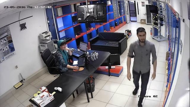 HiWatch DS T201 День Люди смотреть онлайн