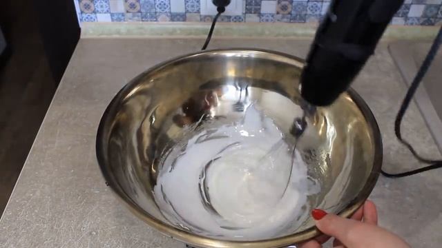 ГЛАЗУРЬ ДЛЯ ПАСКИ, КОТОРАЯ НЕ ОСЫПАЕТСЯ, НЕ ТРЕСКАЕТСЯ // КАК УКРАСИТЬ ПАСХУ, РЕЦЕПТ ПОМАДКИ смотреть онлайн