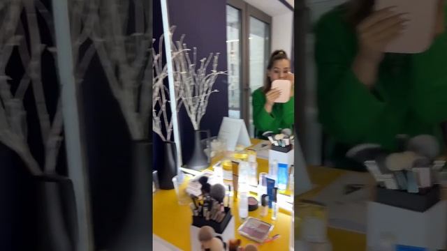 Индивидуальные занятия по макияжу в центре Москвы #макияж #обучениемакияжу #москва смотреть онлайн