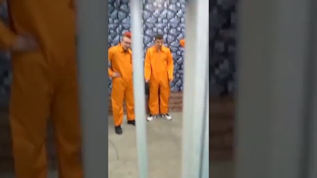Влад А4 и команда. Майнкрафт-тюрьма смотреть онлайн