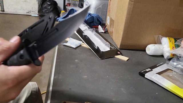 S&P Smith and Wesson y Gerber Strong Arm. Comparacion y Unboxing смотреть онлайн