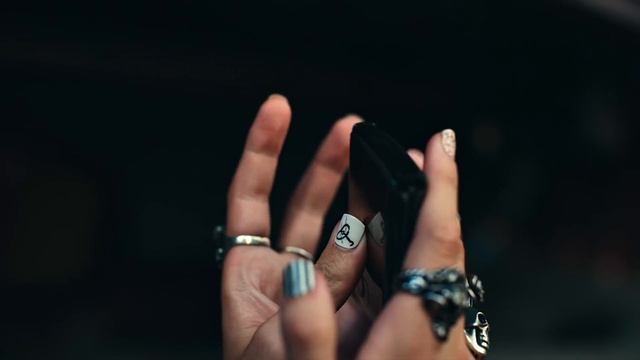 Don’t Freak Out Ft. Iann Dior, Travis Barker & Tyson Ritter (Official Video)
