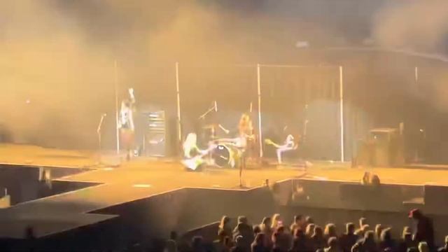 Thunder Mother - We Fight for Rock ‘n’ Roll/Watch Out/Driving in Style смотреть онлайн