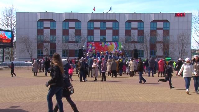 Пасха и День весны и труда смотреть онлайн