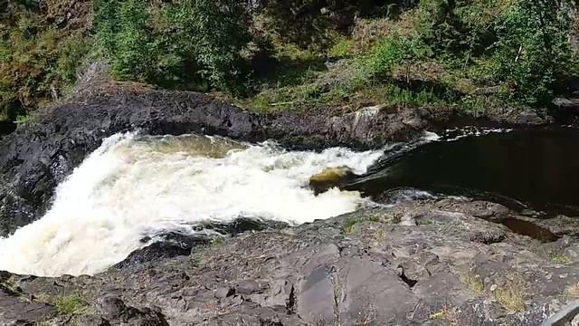 водопад в Карелии( спокойное видео) смотреть онлайн