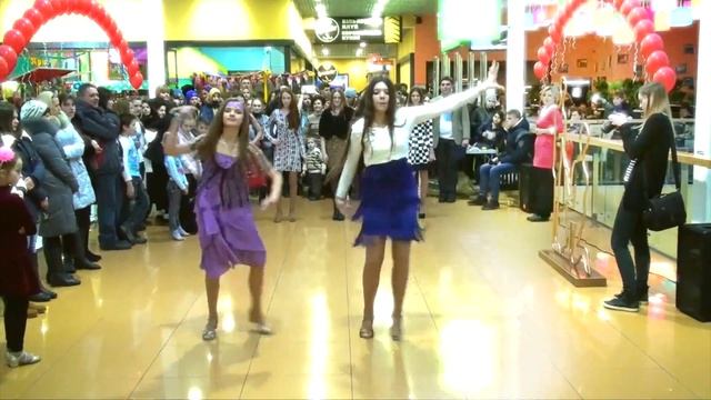 Fashion girls выступление в ТРЦ Аеромолл смотреть онлайн