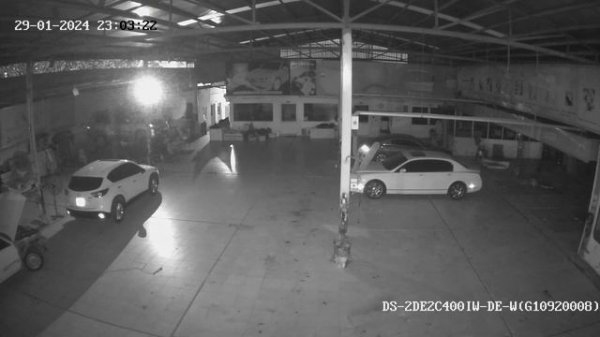 Camera hikvision DS-2DE2C400-IW-DE-W ( DEMO hình ảnh thực tế)