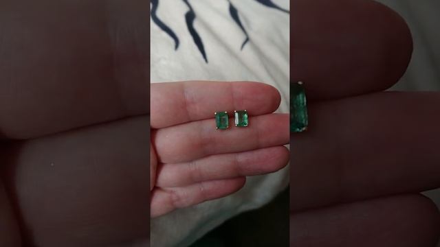 Натуральные изумруды 1,65 ct (Замбия), золото 14К (585 проба, пр-во США) смотреть онлайн