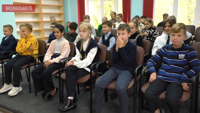 "На журнальной Орбите" побывали юные читатели модельной детской библиотеки Вязьмы смотреть онлайн