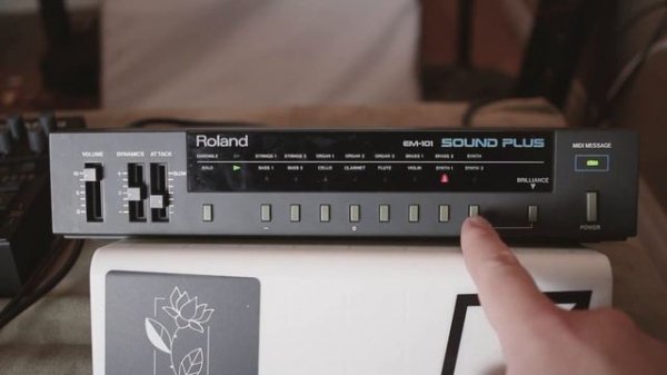 Roland EM-101 Sound Plus - Quick Demo
