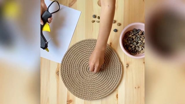 Массажный коврик для ног из речных камешков и джута ??? смотреть онлайн