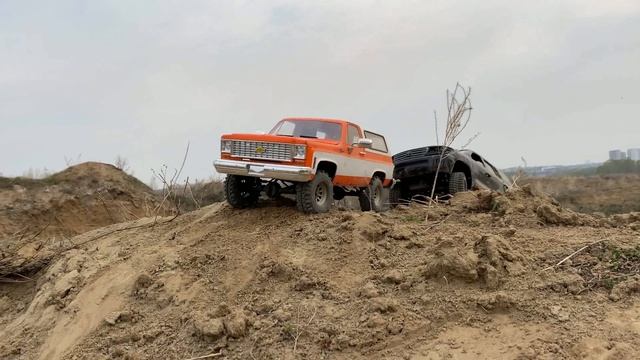 Весенняя вылазка в поля небольшой трофи-компанией!!! С нами #RGT #AXIAL #RC4WD #TRX смотреть онлайн