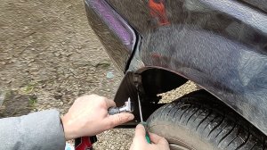 Установка брызговиков 💦 не снимая колёс. Первый опыт