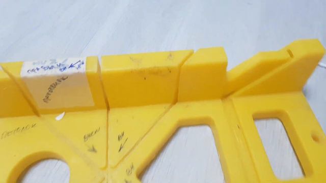 Потолочные плинтусы. Хороший клей для монтажа. Заметки. смотреть онлайн