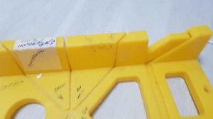 Потолочные плинтусы. Хороший клей для монтажа.  Заметки.