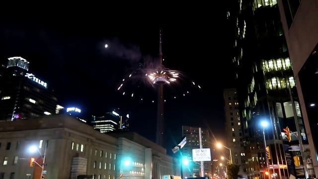 CN Tower Canada Day Celebrations | Toronto Fireworks смотреть онлайн