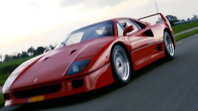 Driving The Ferrari F40 - Test / Review  - ENG Subtitles